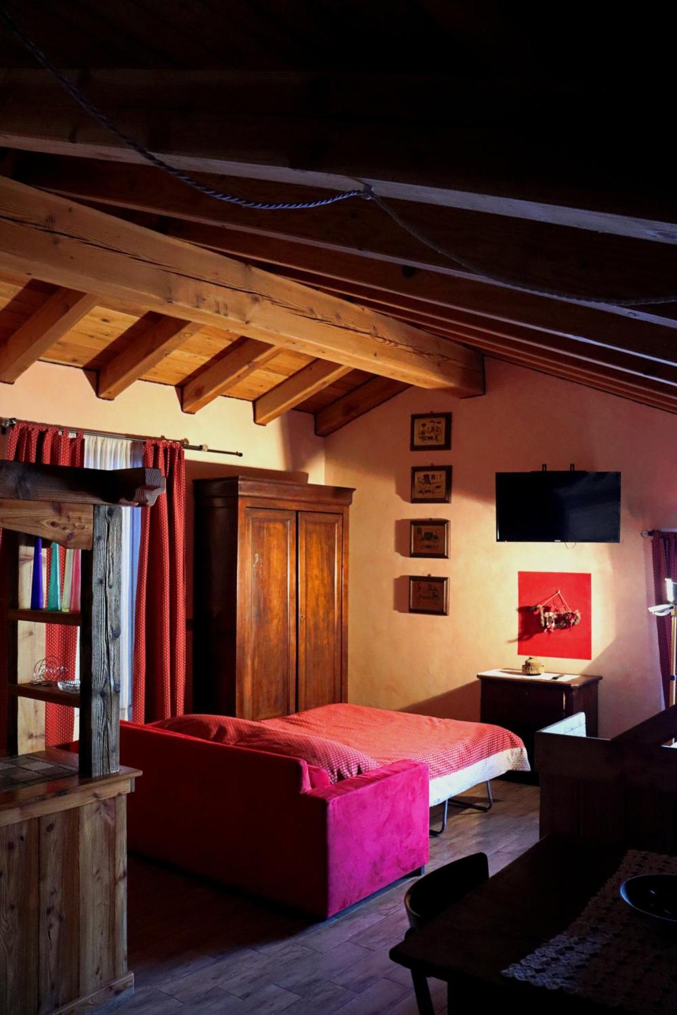 Agriturismo B&B Chevres A Cheval Charvensod Buitenkant foto